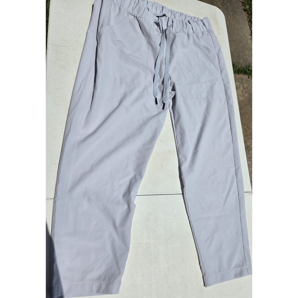 Under Armour Women’s Loose Fit Athletic Pants – Size Large – Gray